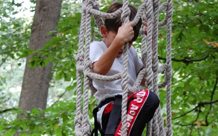 grieving teens find support on ropes course
